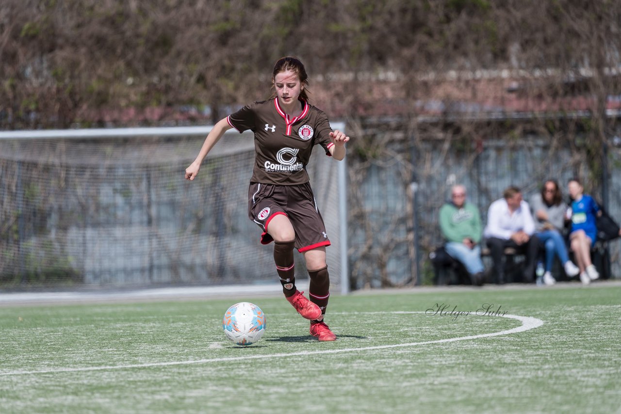 Bild 154 - wBJ St. Pauli - Walddoerfer : Ergebnis: 1:11